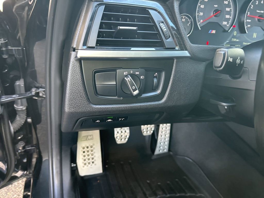 Used 2015 BMW M3 image 47