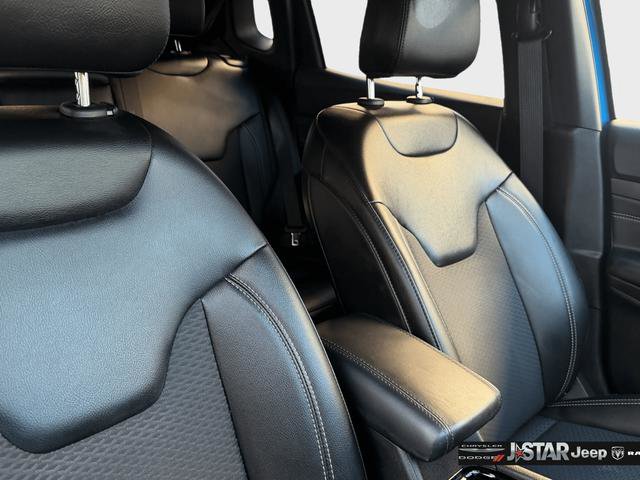 Used 2023 Jeep Compass Altitude w/ Convenience Group image 15