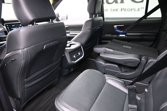Used 2025 Ford Expedition Platinum w/ Stealth Appearance Package AWD/4WD image 24