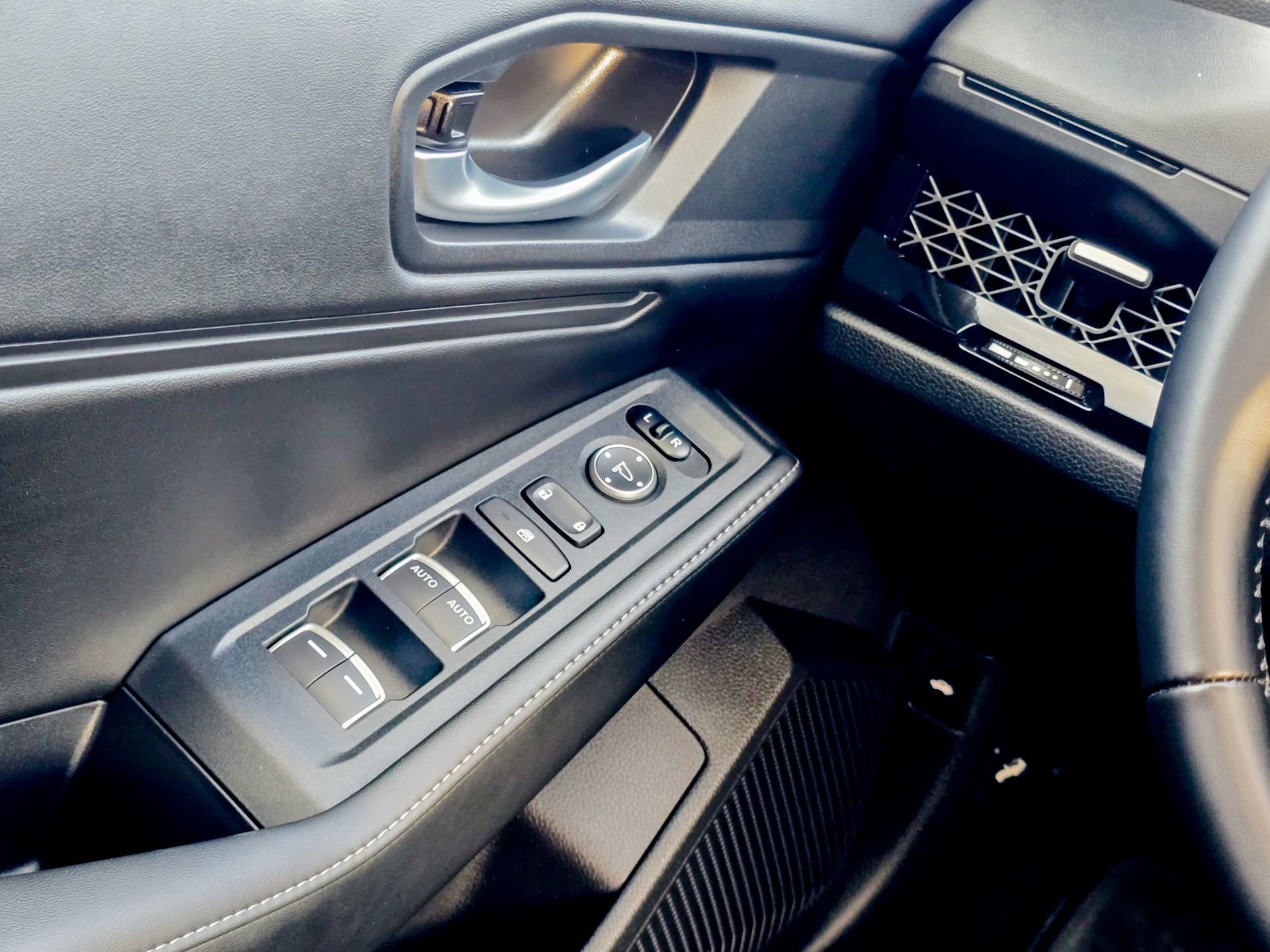 Used 2025 Honda Accord Sport image 43