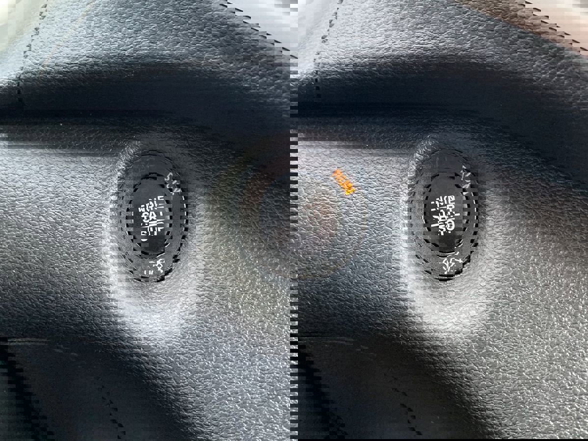 Used 2017 Jeep Cherokee Trailhawk w/ Comfort/Convenience Group image 21