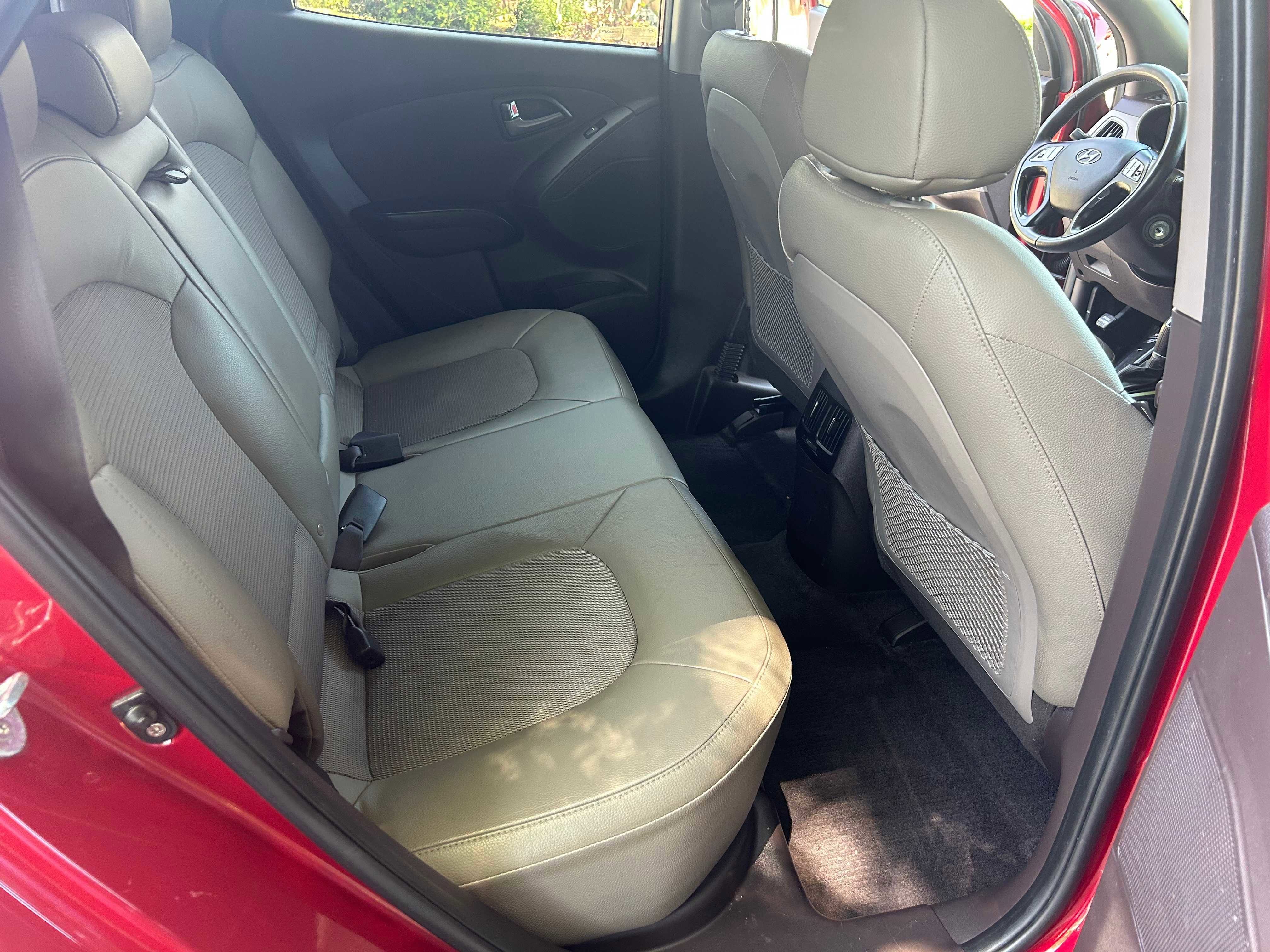 Used 2015 Hyundai Tucson SE image 12