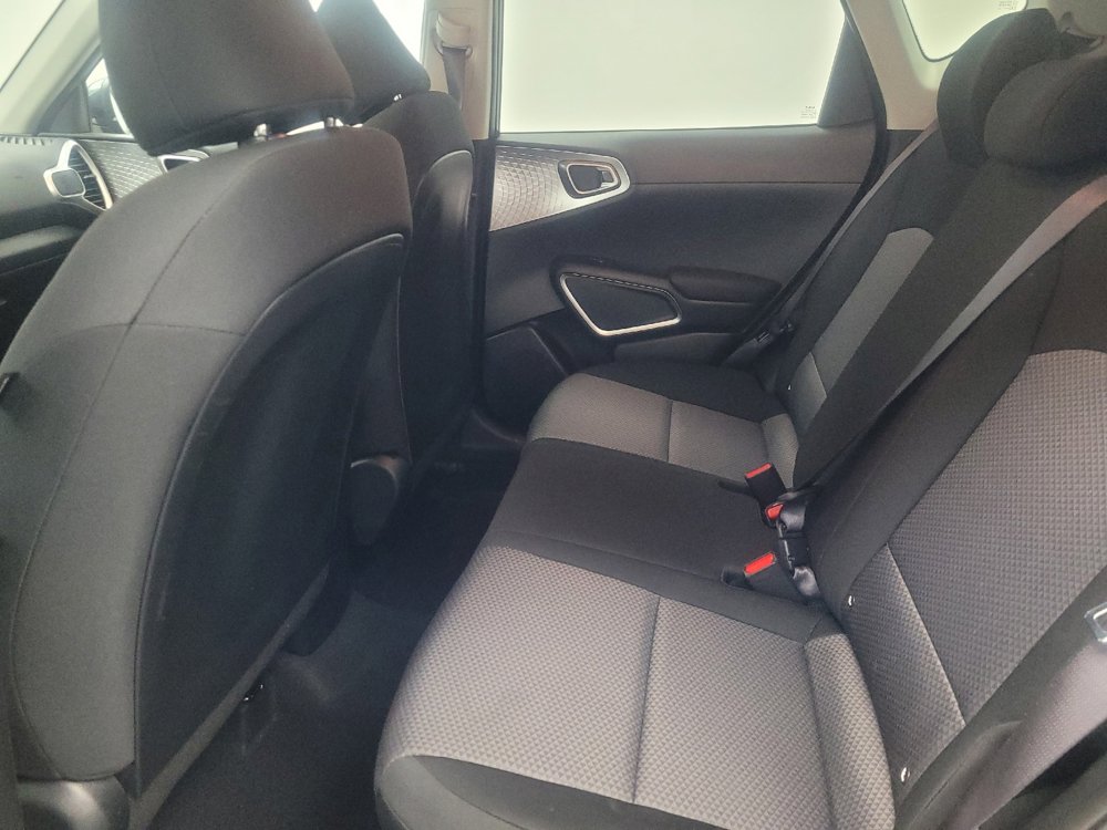 Used 2025 Kia Soul LX image 18