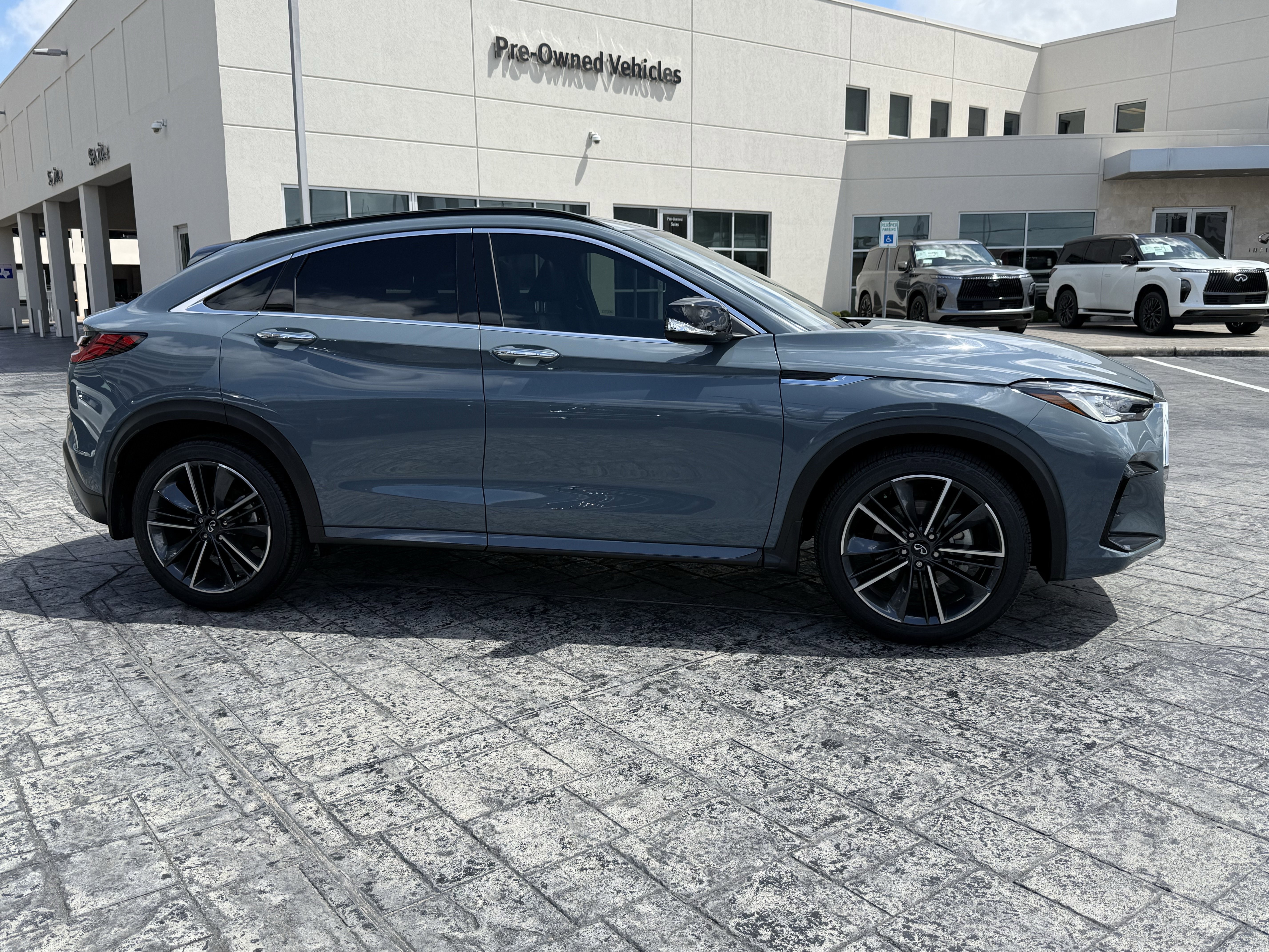 Certified 2025 INFINITI QX55 Luxe w/ Cargo Package AWD/4WD image 8