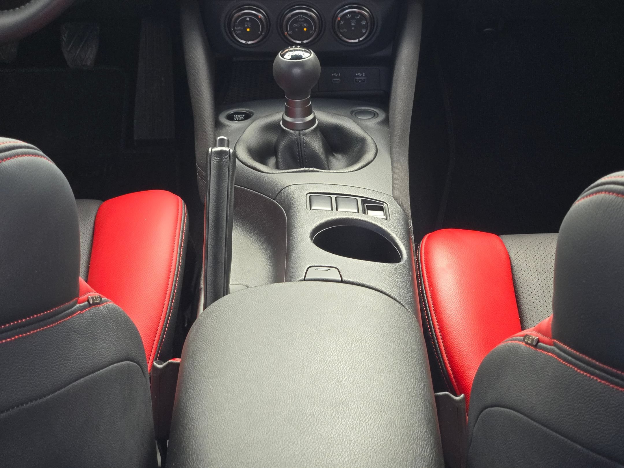 Used 2025 Nissan Z Sport w/ Floor Mat Package RWD image 20