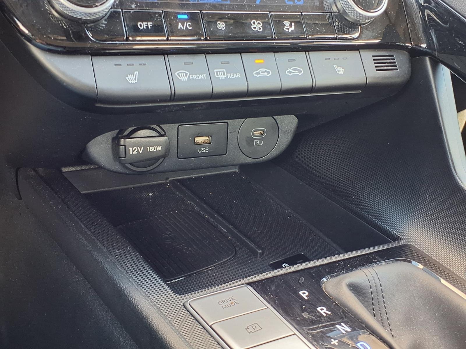 Used 2025 Hyundai Elantra Limited FWD image 15