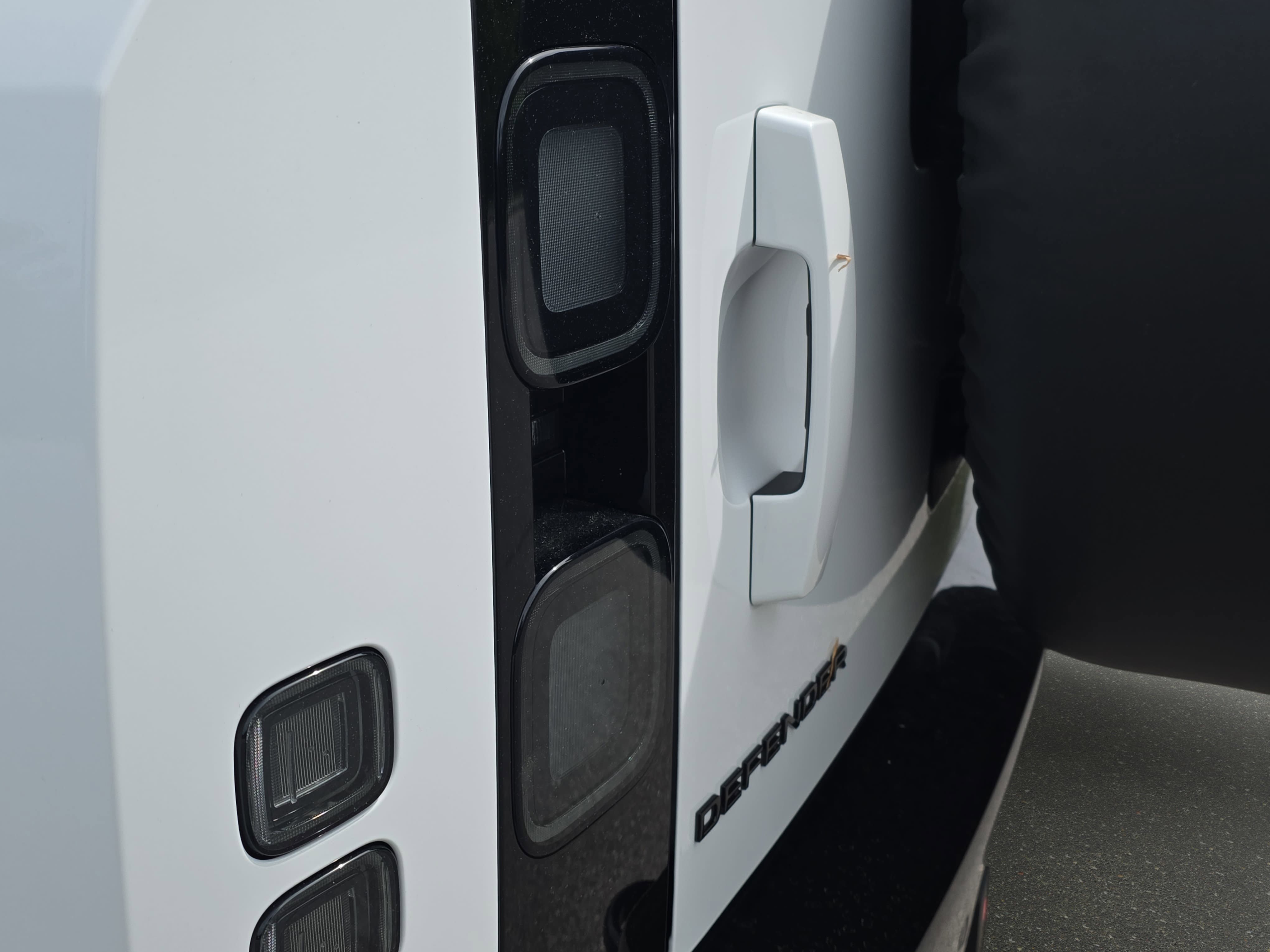 New 2026 Land Rover Defender 130 X-Dynamic SE AWD/4WD image 36