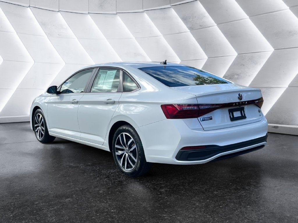 Certified 2026 Volkswagen Jetta SE FWD image 4
