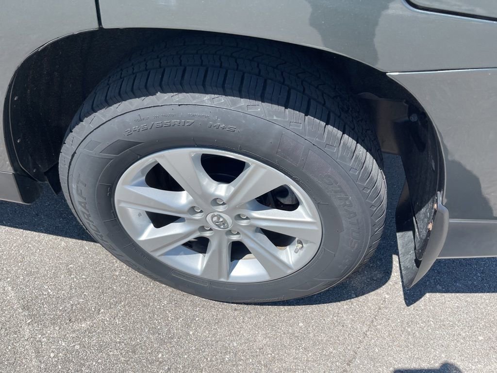 Used 2011 Toyota Highlander SE w/ Tow Pkg AWD/4WD image 6