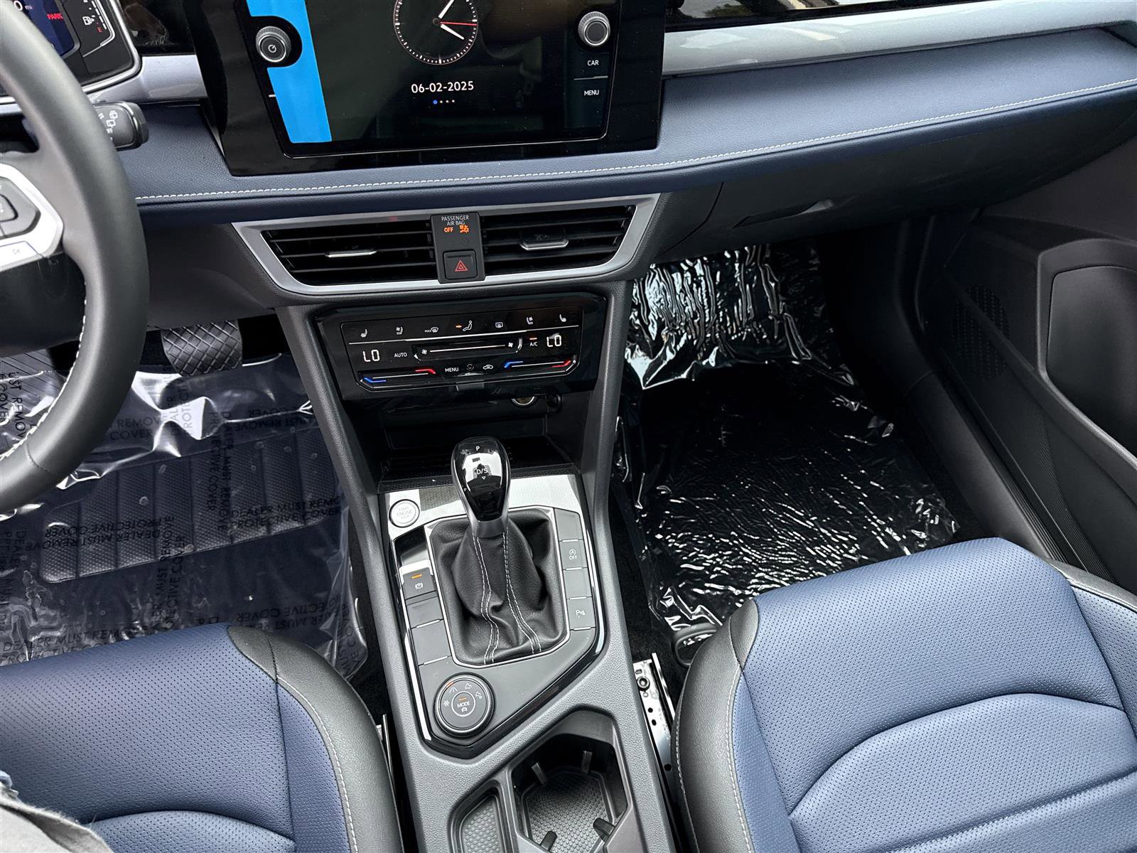 New 2025 Volkswagen Taos SEL image 23