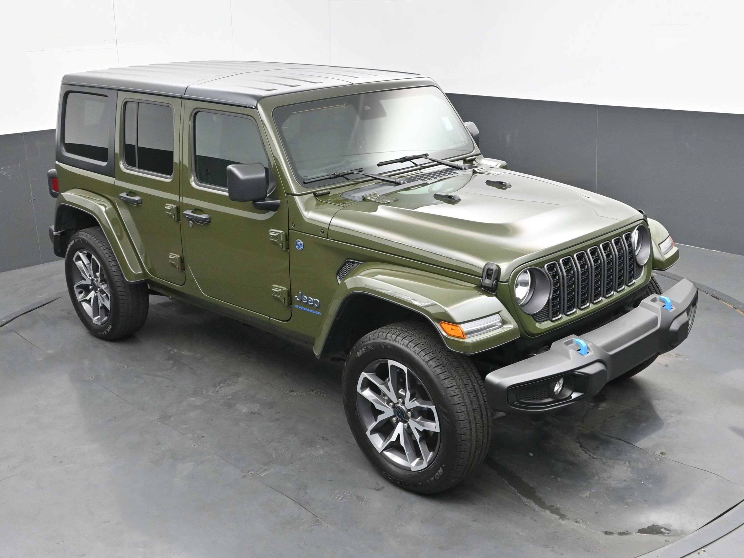 Used 2024 Jeep Wrangler Sport S image 31