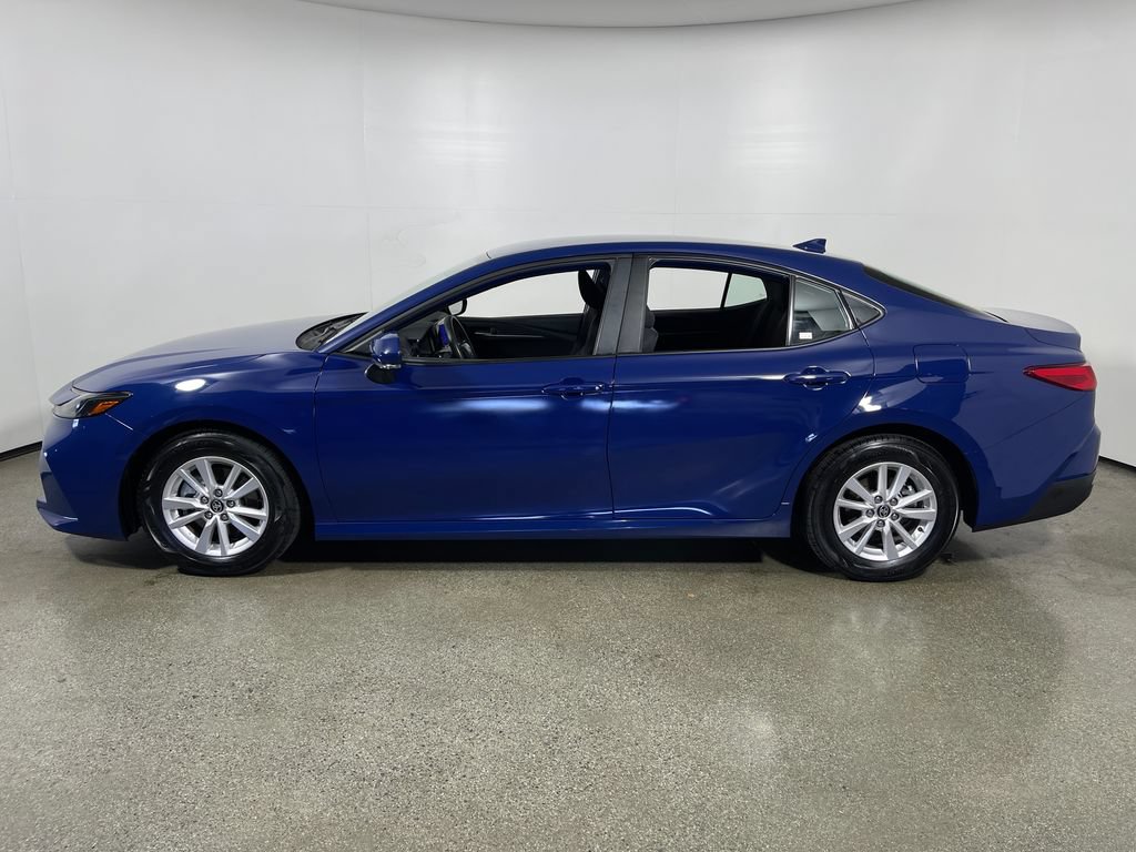 Used 2025 Toyota Camry LE FWD image 6
