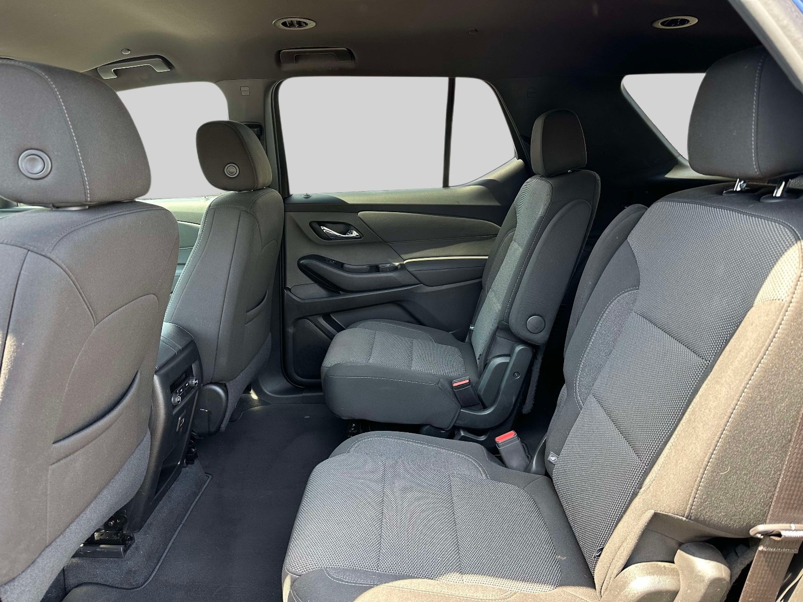 Used 2023 Chevrolet Traverse LT FWD image 8