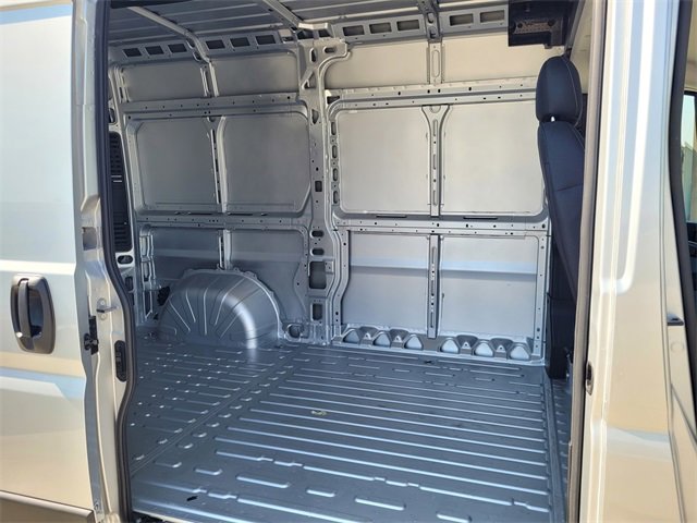 New 2025 RAM ProMaster 1500 w/ Quick Order Package 22G SLT image 7