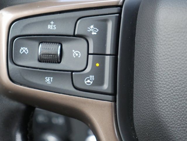 Used 2023 Chevrolet Suburban High Country image 6