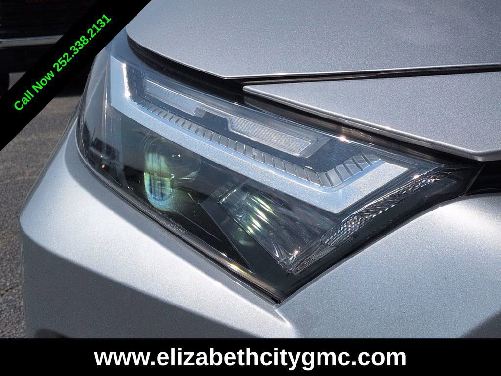 Used 2022 Toyota RAV4 XLE w/ Convenience Package image 10