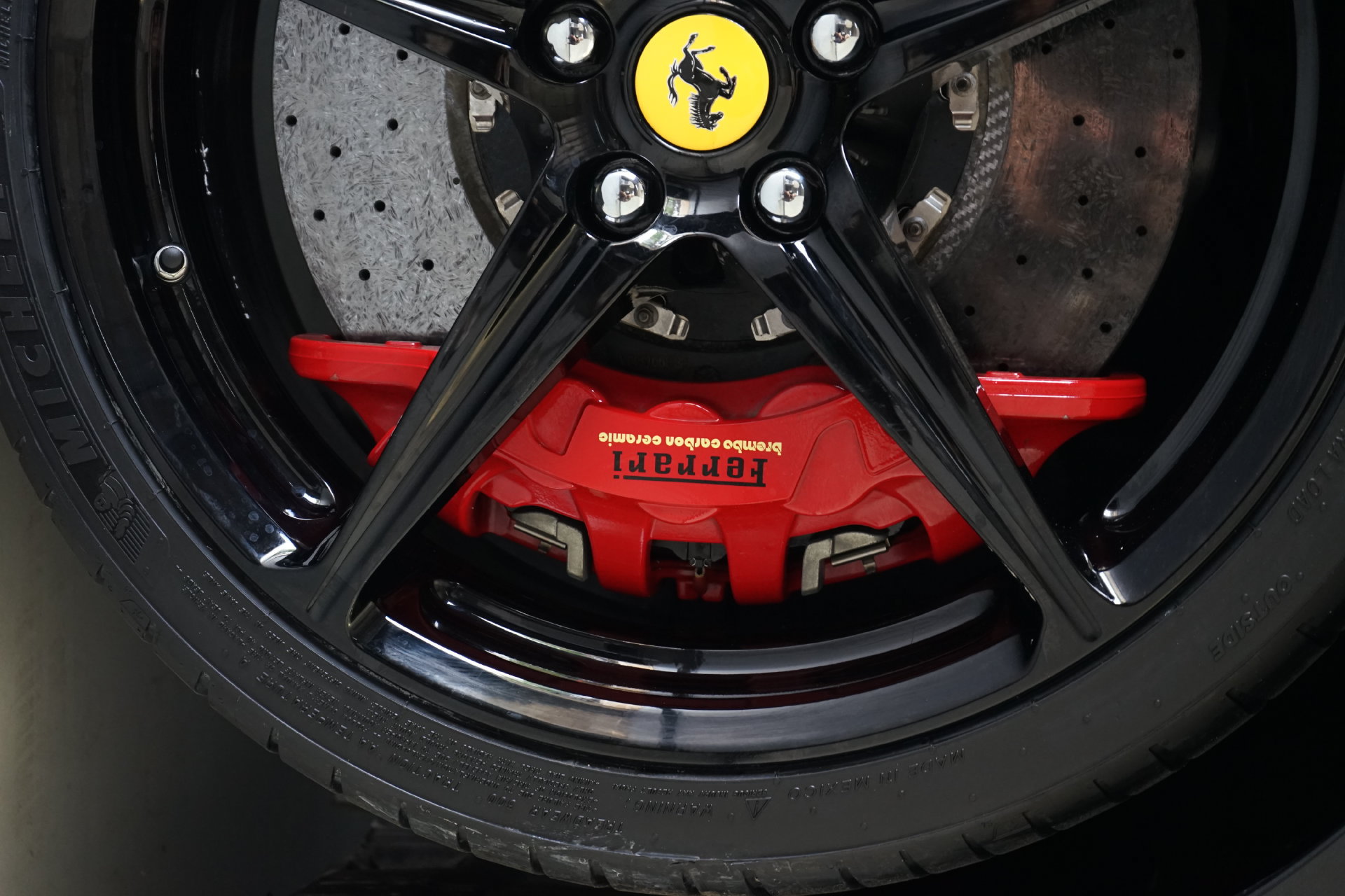 Used 2017 Ferrari 488 GTB RWD image 27