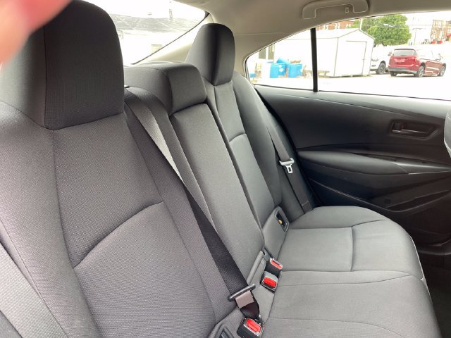 Used 2025 Toyota Corolla LE FWD image 29