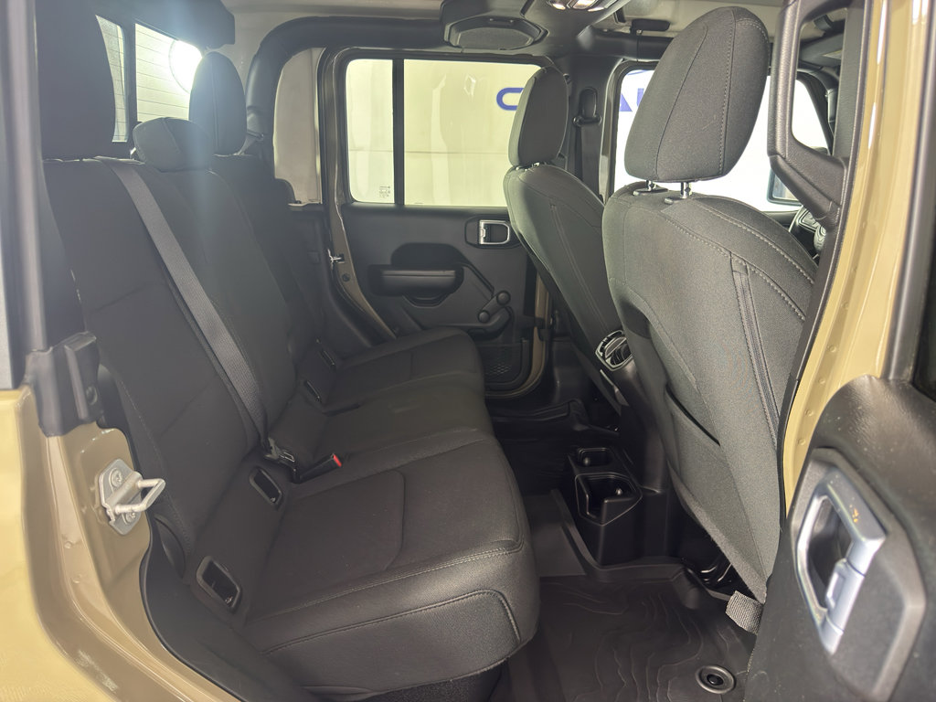 Used 2020 Jeep Gladiator Sport image 39