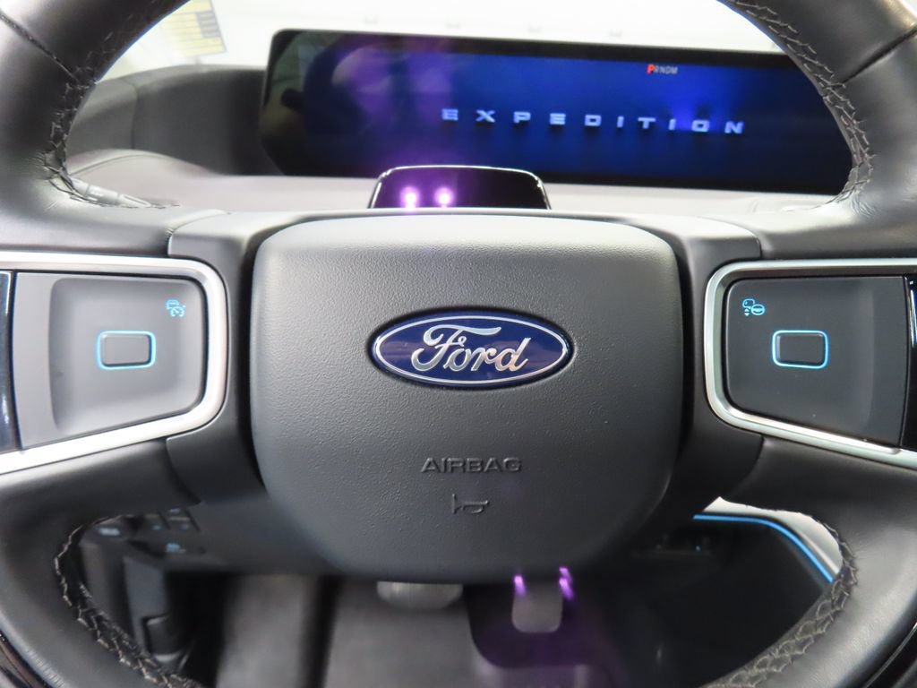 Used 2025 Ford Expedition Max Platinum w/ Platinum Ultimate Package AWD/4WD image 66