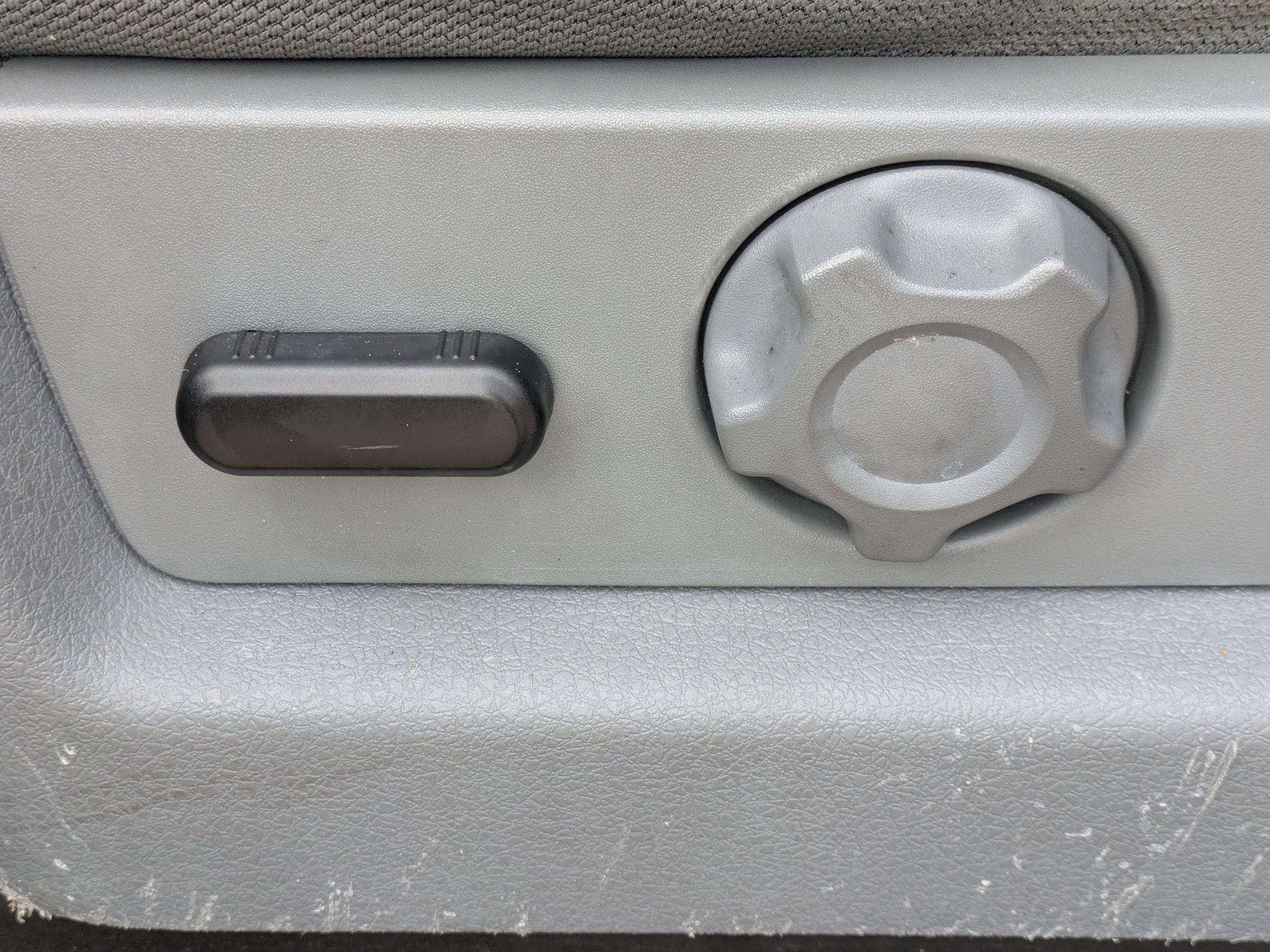 Used 2011 Ford F150 XLT w/ XLT Chrome Pkg image 19