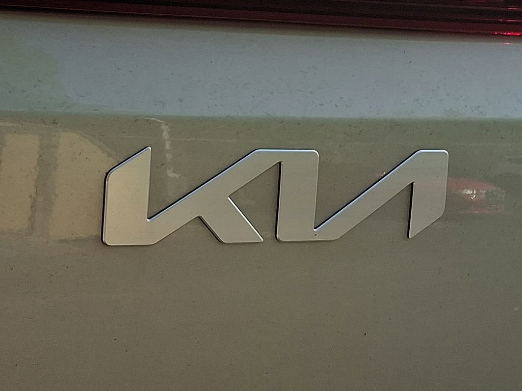 New 2026 Kia Carnival EX image 20