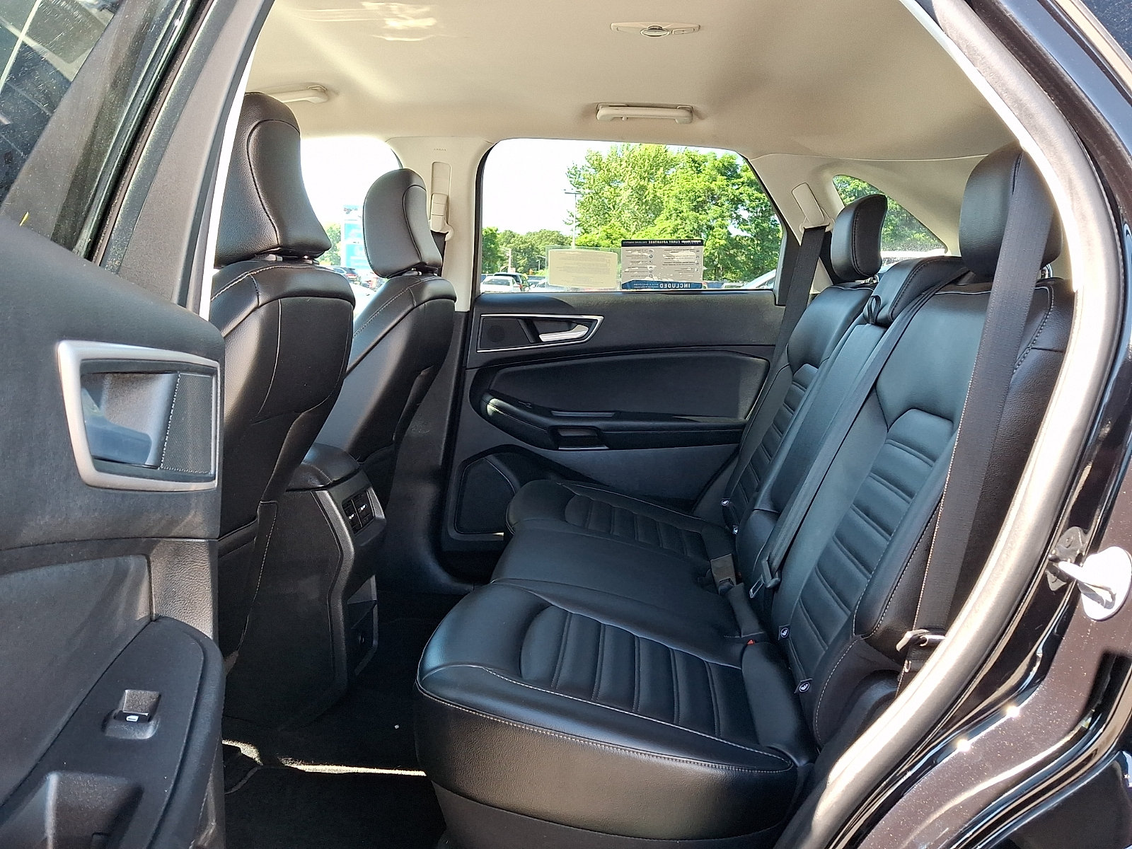 Used 2024 Ford Edge SEL AWD/4WD image 10