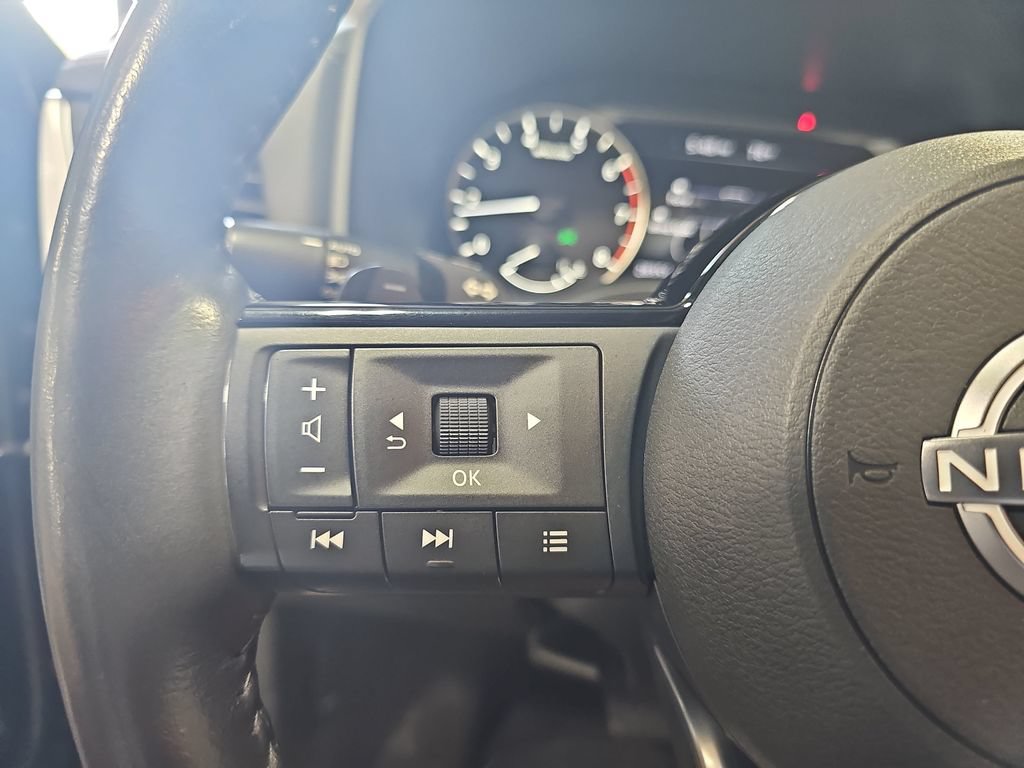 Certified 2023 Nissan Rogue SV w/ SV Premium B Package AWD/4WD image 18