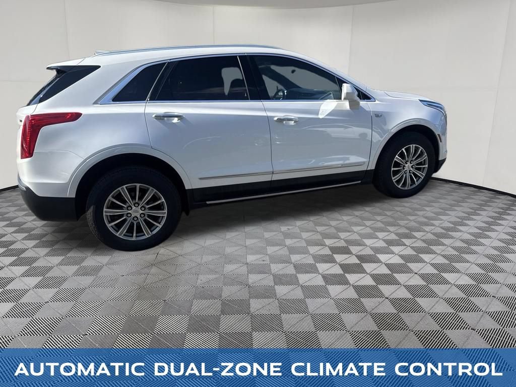 Used 2017 Cadillac XT5 Luxury AWD/4WD image 8