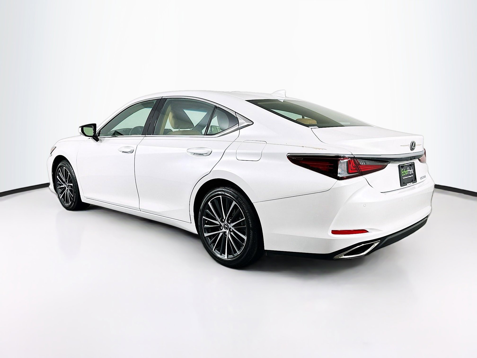 Used 2025 Lexus ES 350 w/ Premium Package image 5