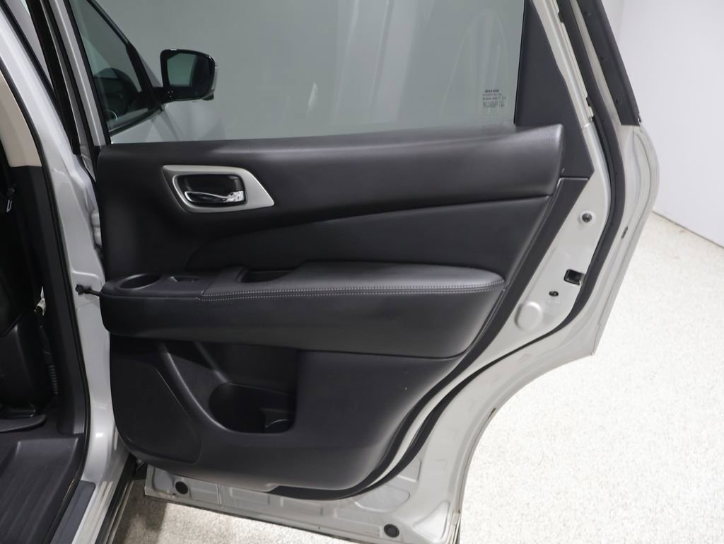 Used 2017 Nissan Pathfinder SL AWD/4WD image 21