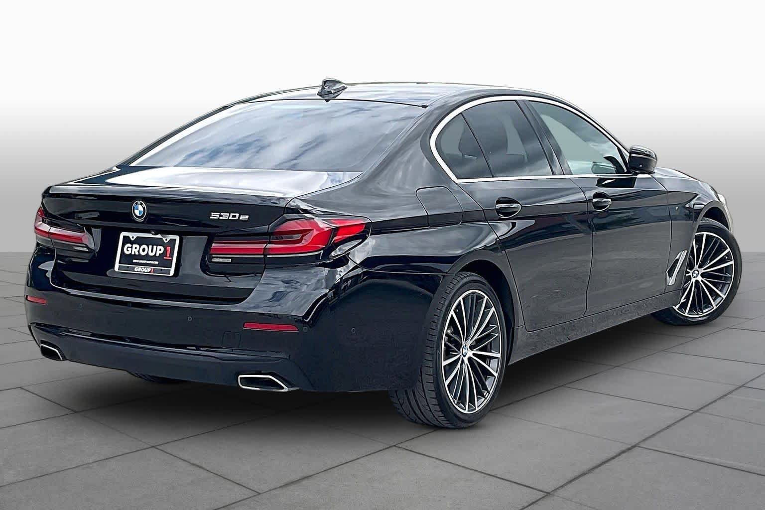 Used 2021 BMW 530e w/ Parking Assistance Package image 13