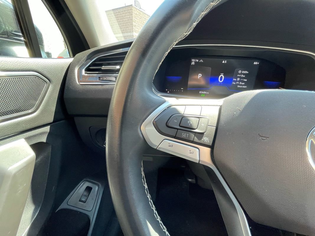 Used 2022 Volkswagen Tiguan SE AWD/4WD image 11