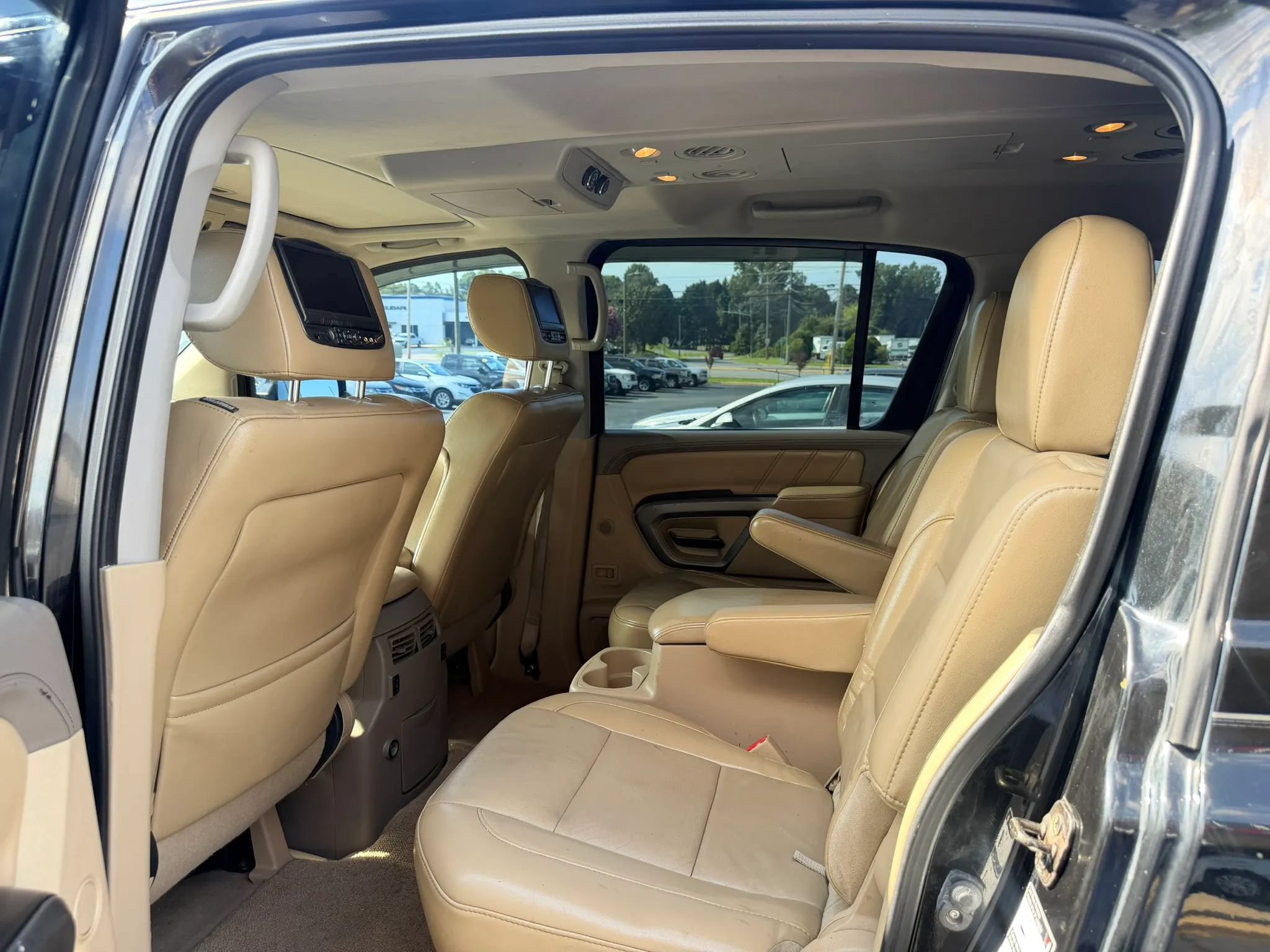 Used 2015 Nissan Armada Platinum w/ 2nd Row Captain Seat Package AWD/4WD image 8