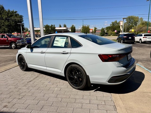 New 2026 Volkswagen Jetta SE image 5