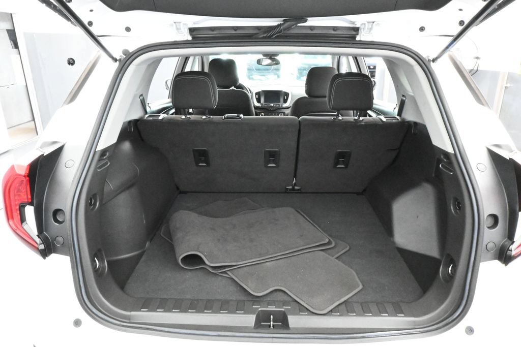 Used 2022 GMC Terrain SLE FWD image 41