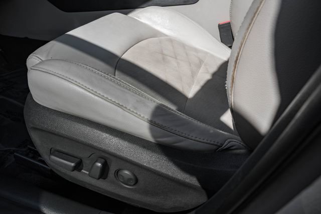 Used 2017 Hyundai Sonata Sport w/ Value Edition Package 02 image 33