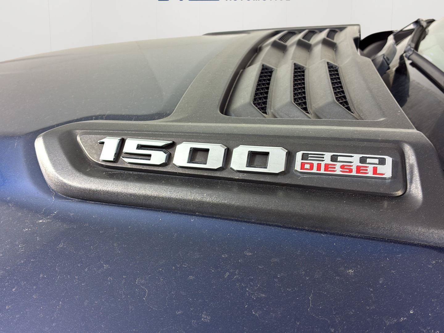 Used 2020 RAM 1500 Laramie w/ Sport Appearance Package AWD/4WD image 15