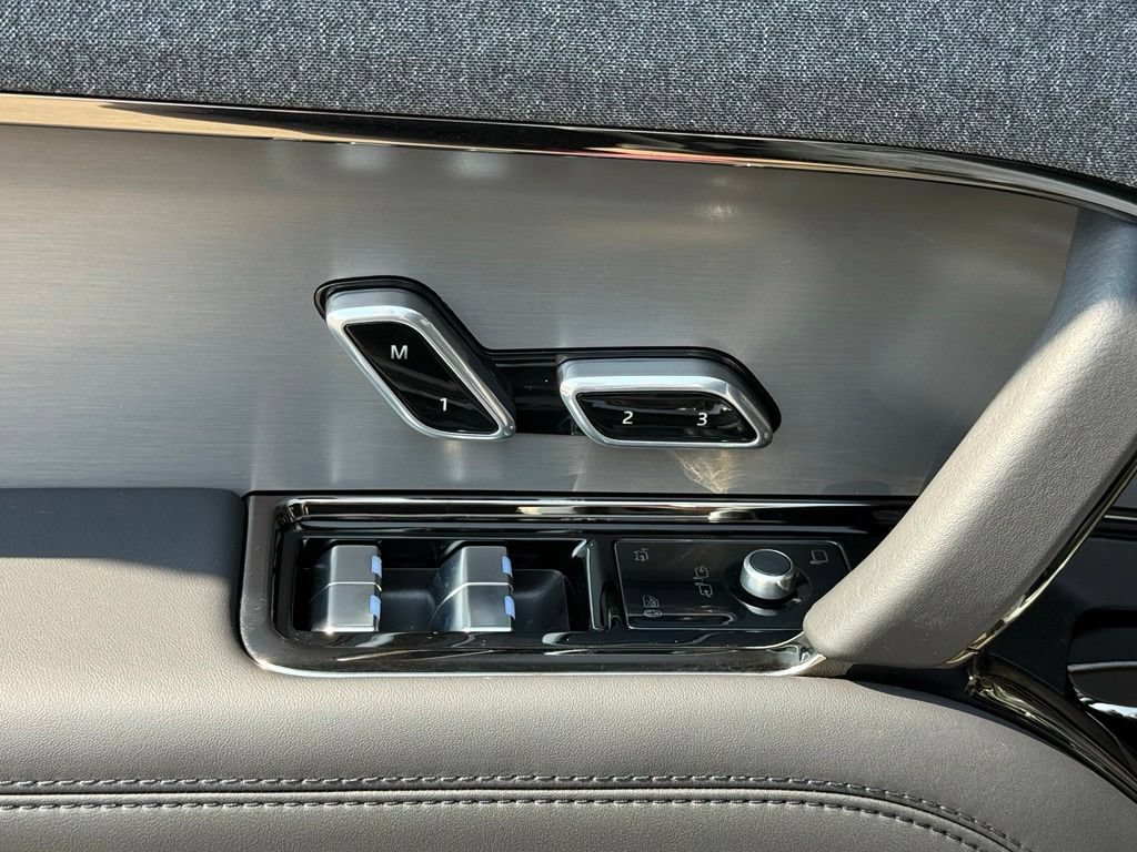 New 2026 Land Rover Range Rover Sport SE AWD/4WD image 13