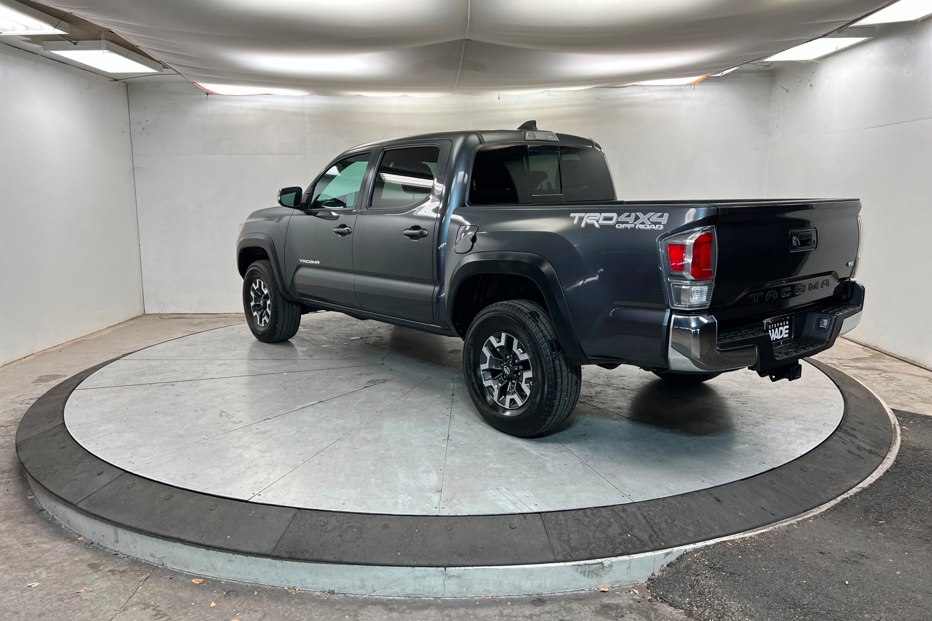 Used 2023 Toyota Tacoma TRD Off-Road image 3