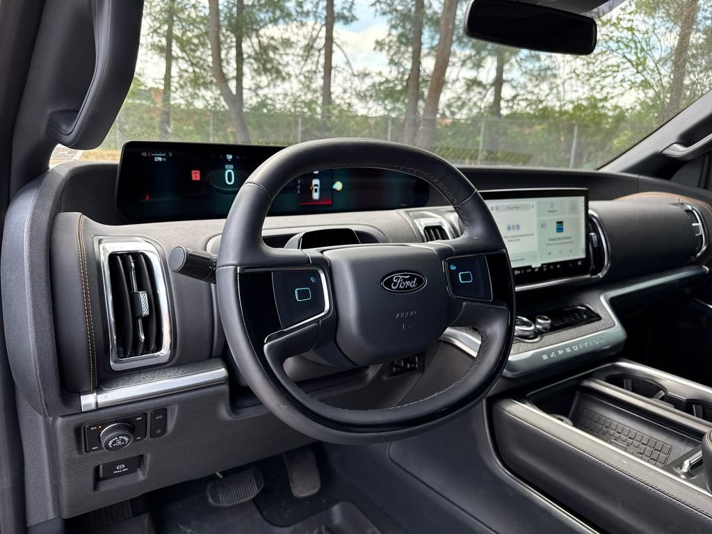 Used 2025 Ford Expedition Tremor AWD/4WD image 15