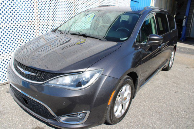 Used 2019 Chrysler Pacifica Touring-L Plus w/ Advanced Safetytec Group image 4