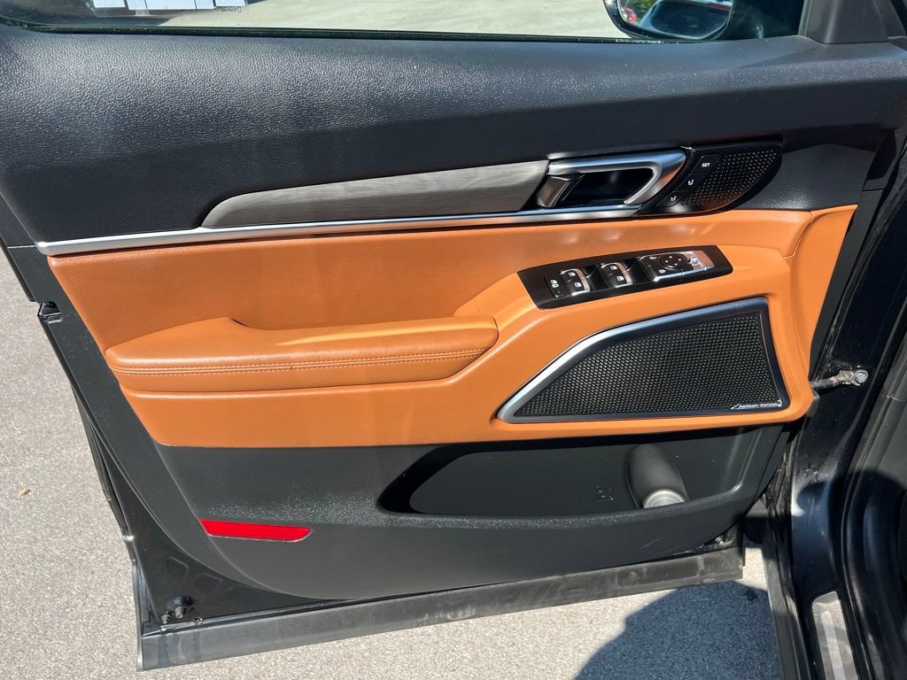 Used 2023 Kia Telluride AWD image 18