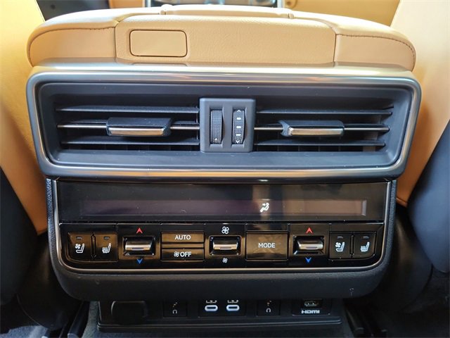 Used 2023 Lexus LX 600 4WD w/ Luxury Package image 22