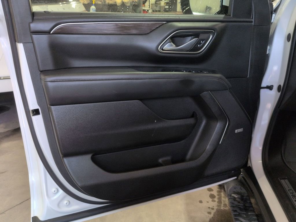 Used 2024 Chevrolet Tahoe Z71 w/ Luxury Package AWD/4WD image 22