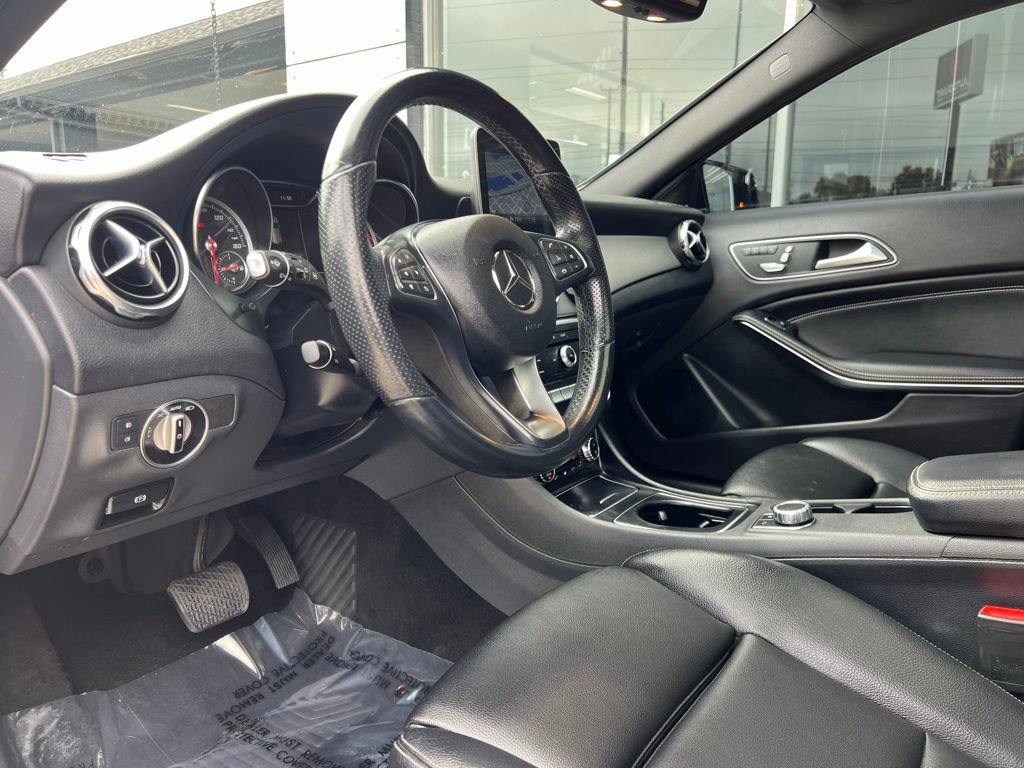 Used 2019 Mercedes-Benz GLA 250 4MATIC image 2