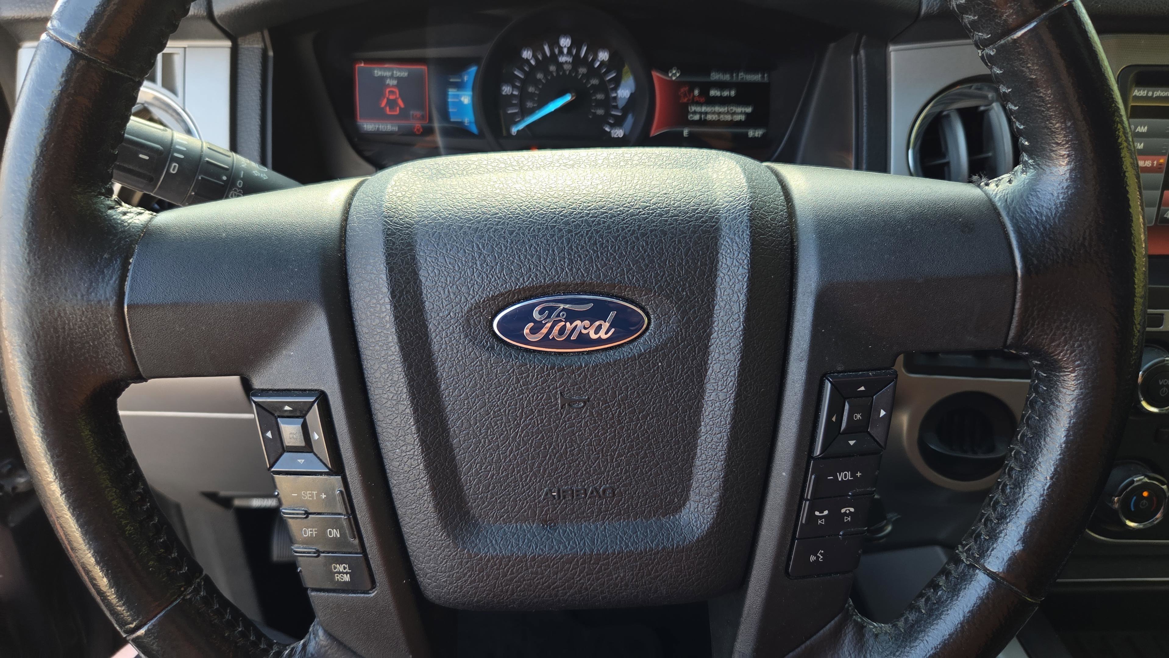 Used 2015 Ford Expedition XLT w/ Equipment Group 202A image 27