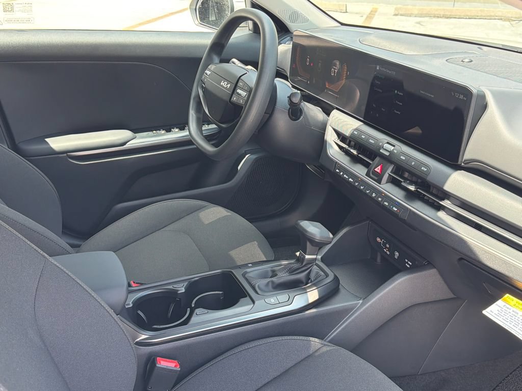 New 2026 Kia K4 FWD image 11