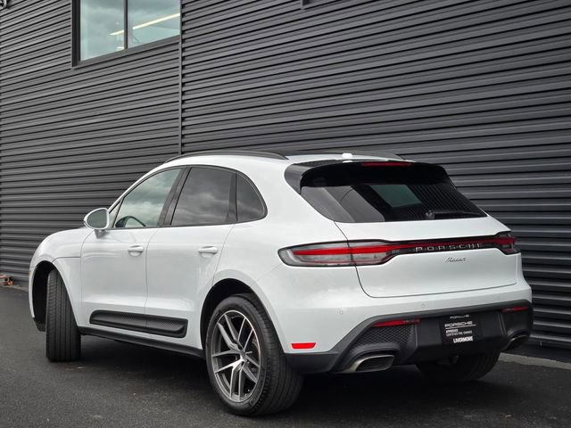 Used 2025 Porsche Macan image 3