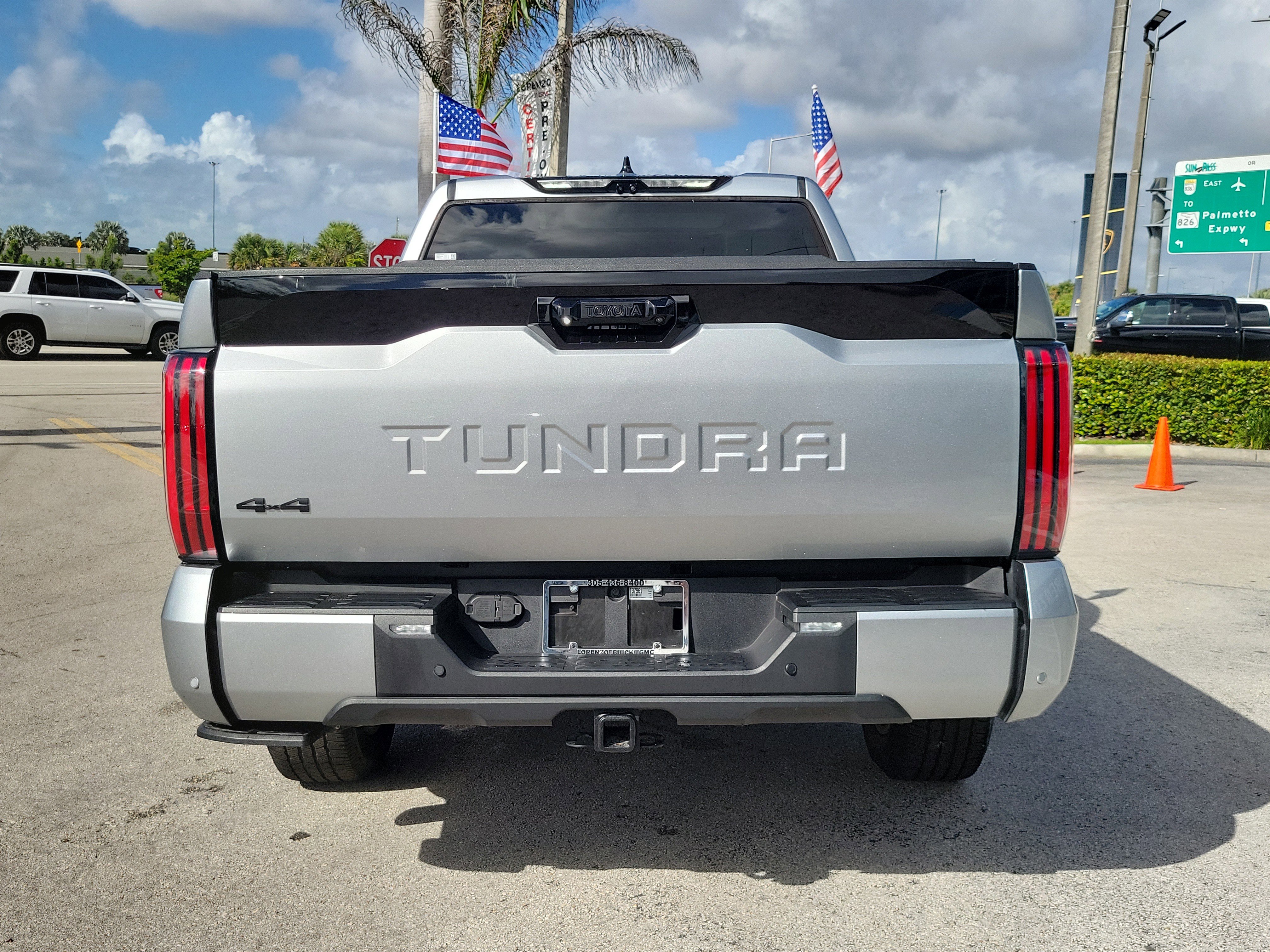 Used 2023 Toyota Tundra Platinum AWD/4WD image 6